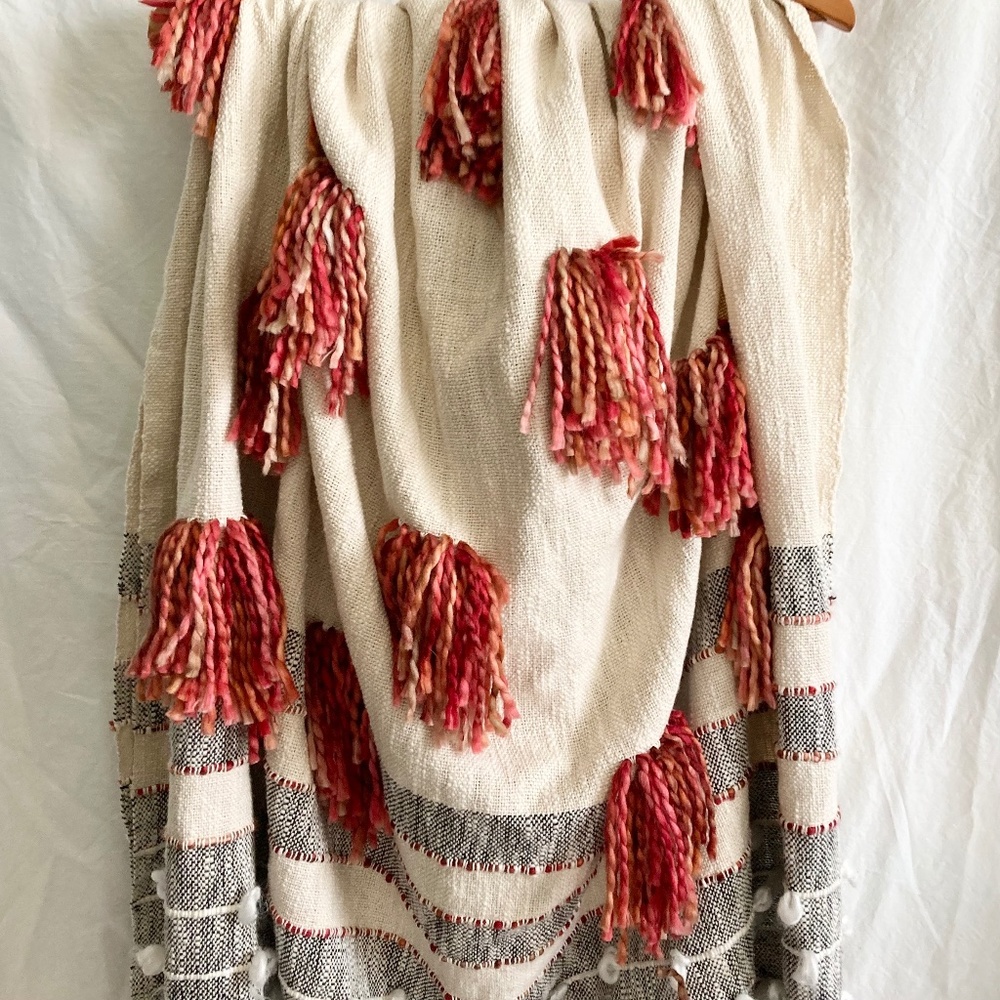 Woven Throw Blanket Tufted Tassels Fringed 50 x 60